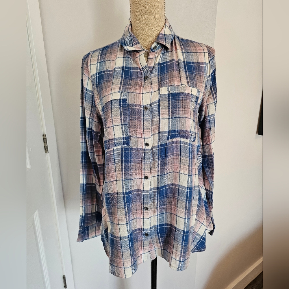 Melrose and Market Blue and Pink Casual Button Down Shirt